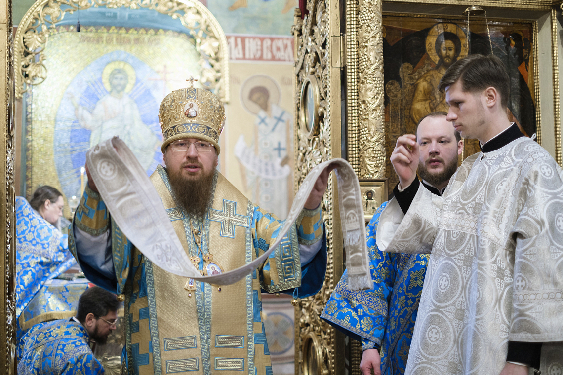 Епископ Звенигородский Феодорит рукоположил во диакона студента СДА Василия Старцева
