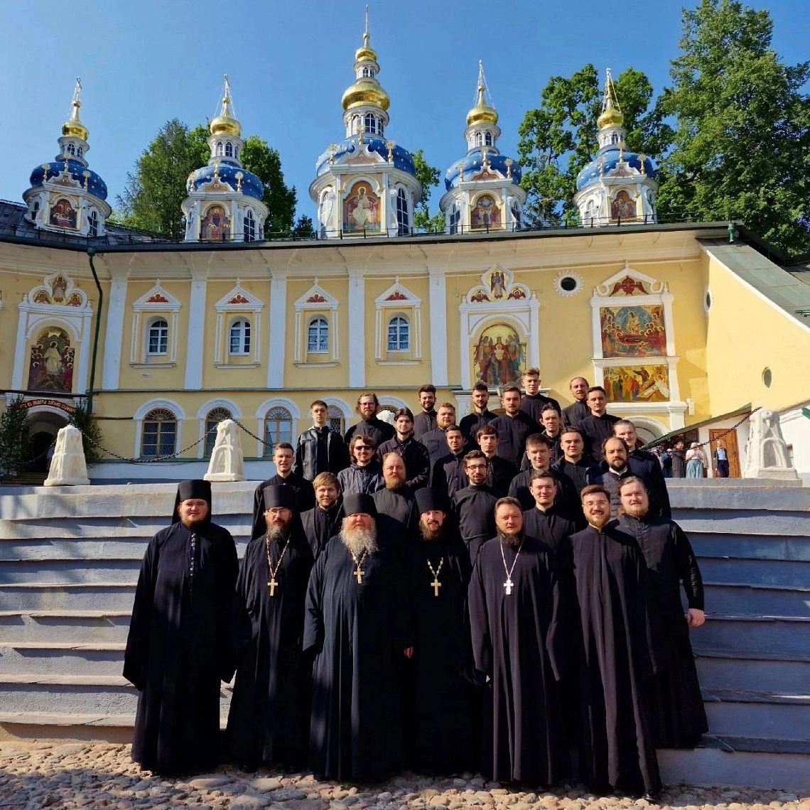 Выпускники Академии совершили традиционное паломничество в Санкт-Петербург и Псково-Печерский монастырь